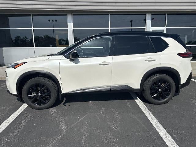 2023 Nissan Rogue — detail view